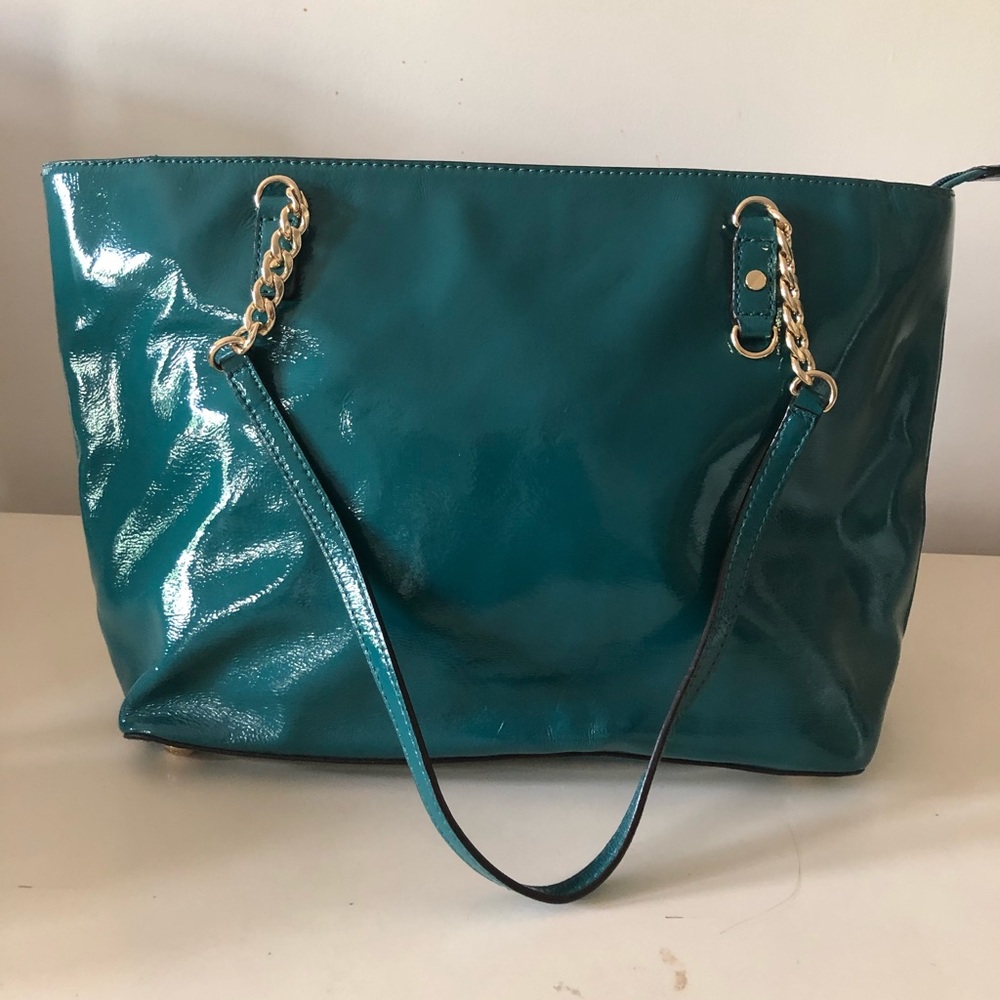 Michale Kors patent leather shoulder handbag